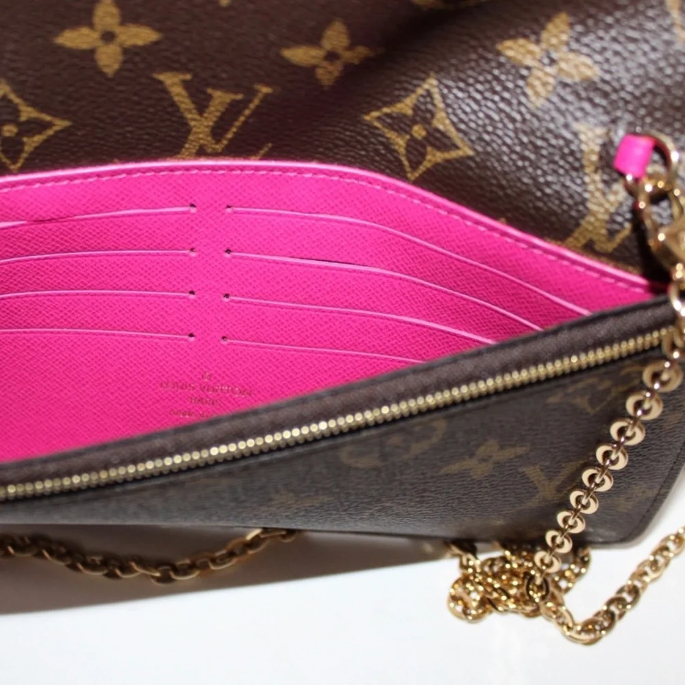 Louis Vuitton Limited Edition Weekend Animation Pochette Monogram Crossbody Bag - Picture 10 of 12